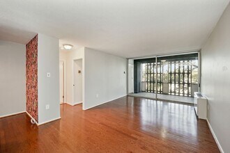Building Photo - One month free rent with a lease start date on or before February 28th, 2026! 1 bedroom 1 bathroo...