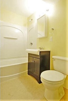 Building Photo - 17 Parker Hill Ave