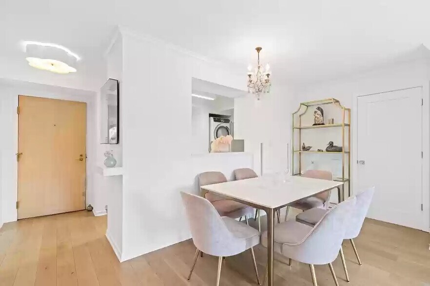 Building Photo - 2111 Wisconsin Ave NW