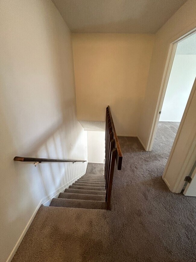 Building Photo - Two Bedroom Condo With One Car Garage Available For Rent In Longmont