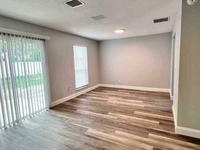 Building Photo - 11446 Skimmer Ct
