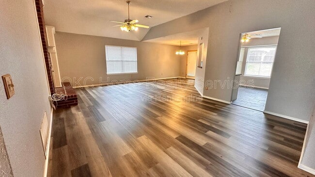 Building Photo - 17316 Valley Crst