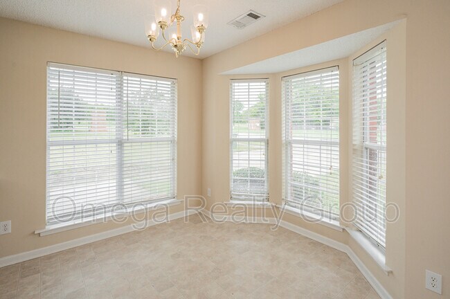 Building Photo - 6000 Aldersbrook Ct