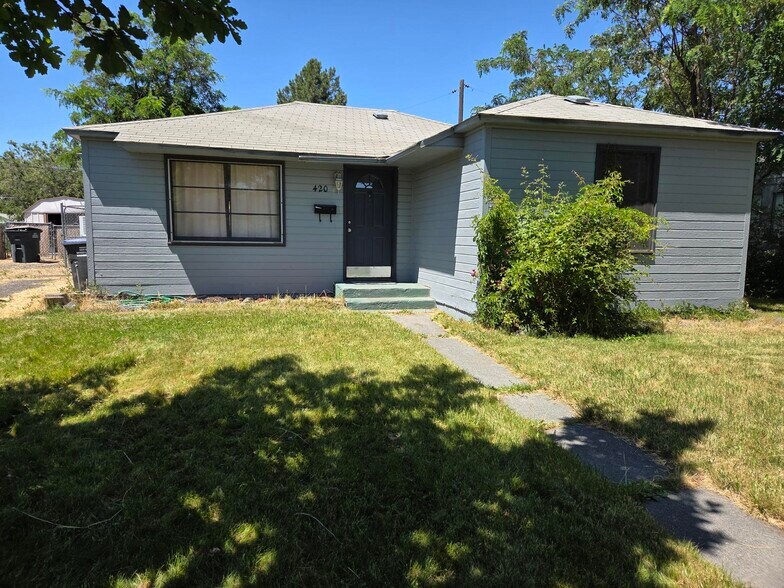 Building Photo - 420 N Mattson Dr