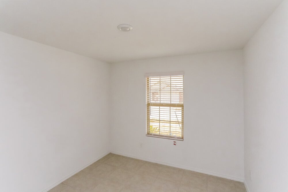 Building Photo - 1017 Crestview Dr