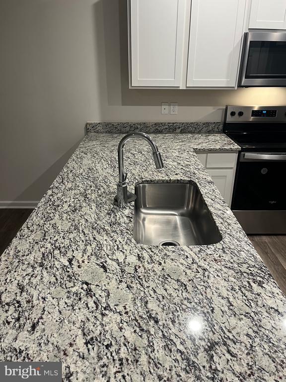 Building Photo - 224 Caterpillar Dr