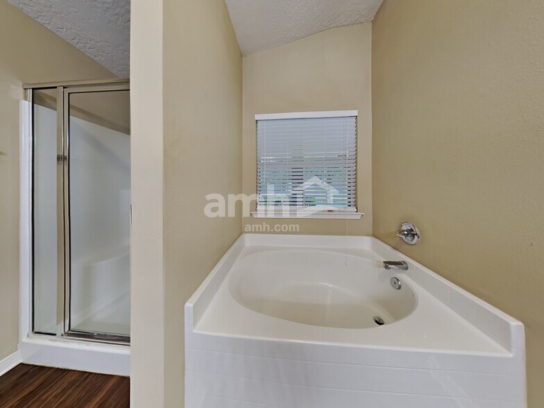 Building Photo - 2091 Cherokee Cove Trl