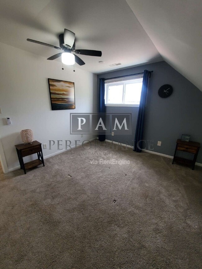 Building Photo - 2829 S Howell Ave