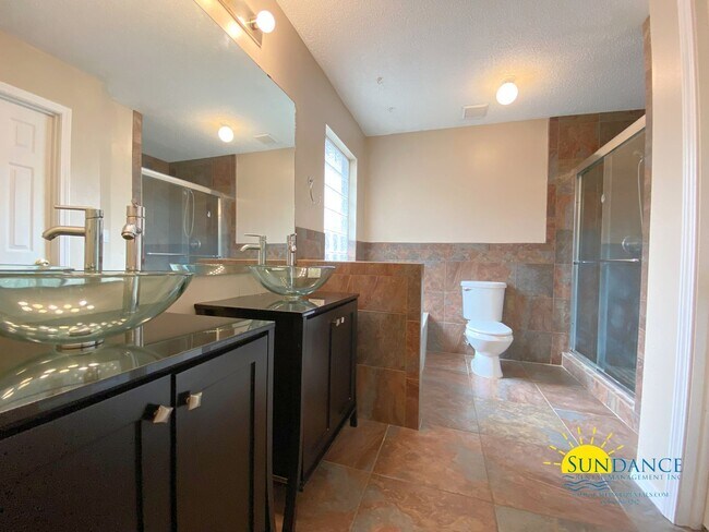 Building Photo - Beautiful 4 Bedroom Home with In-Ground Po...