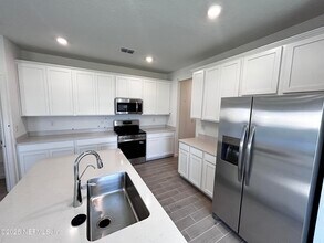 Building Photo - 6226 Mare Ave