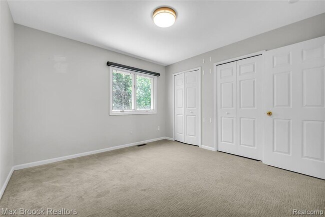 Building Photo - 107 Millstone Rd