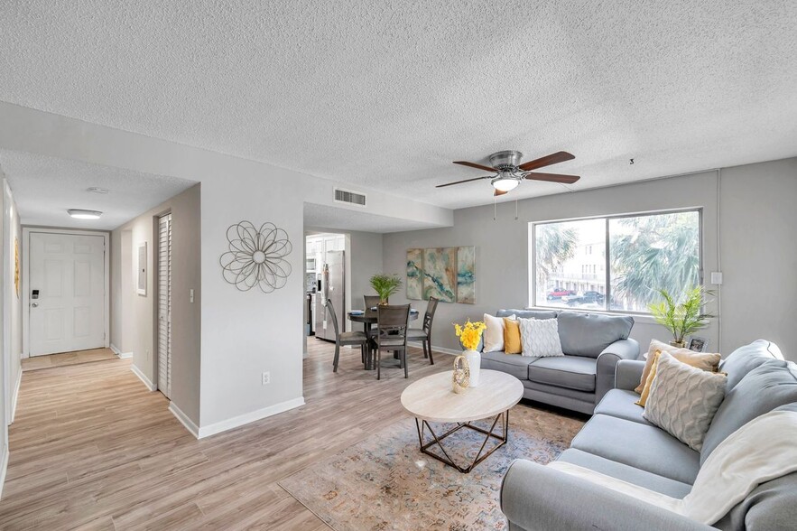 Building Photo - 6311 Newtown Cir