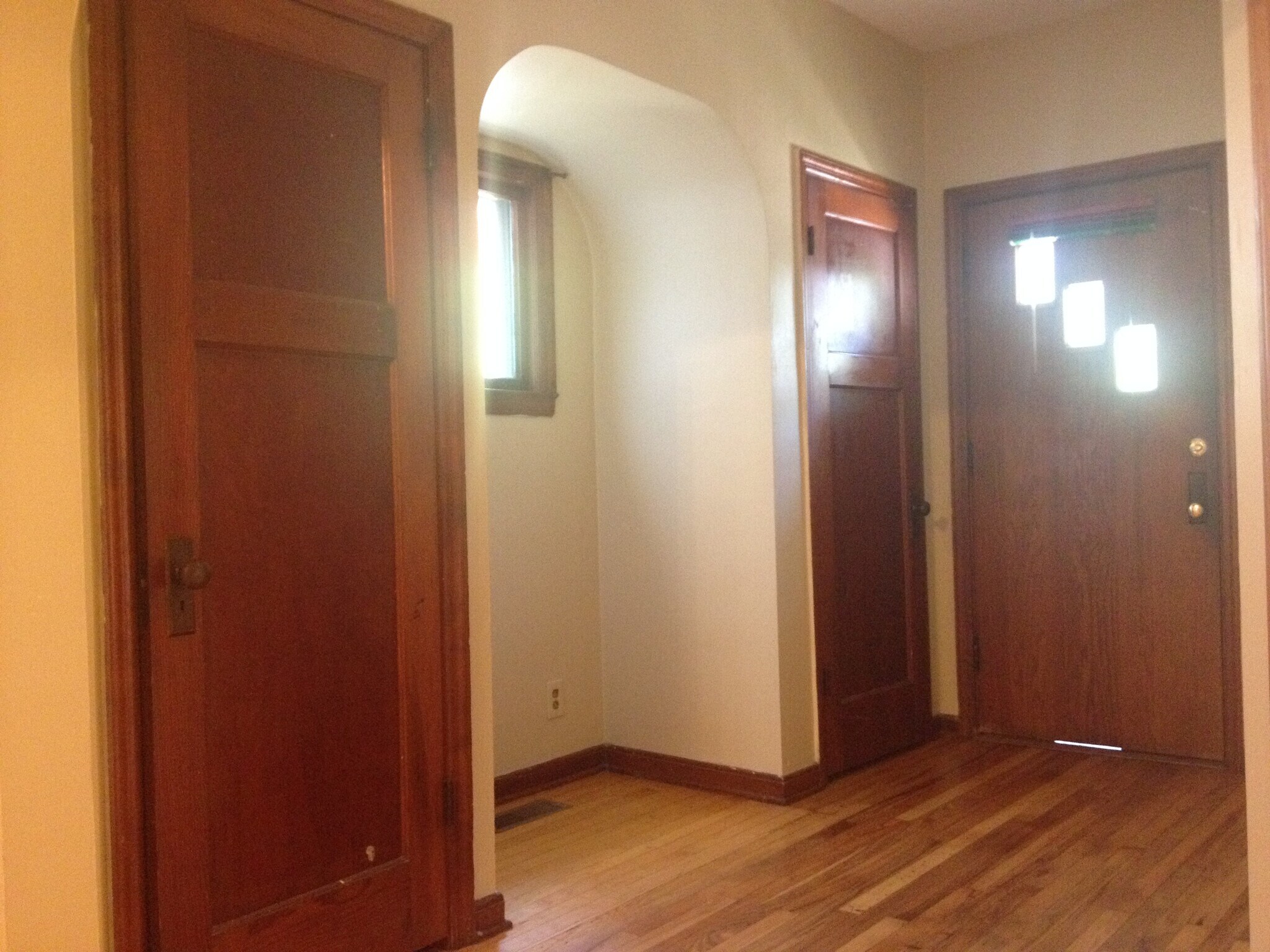 Building Photo - 2570 N Newhall St