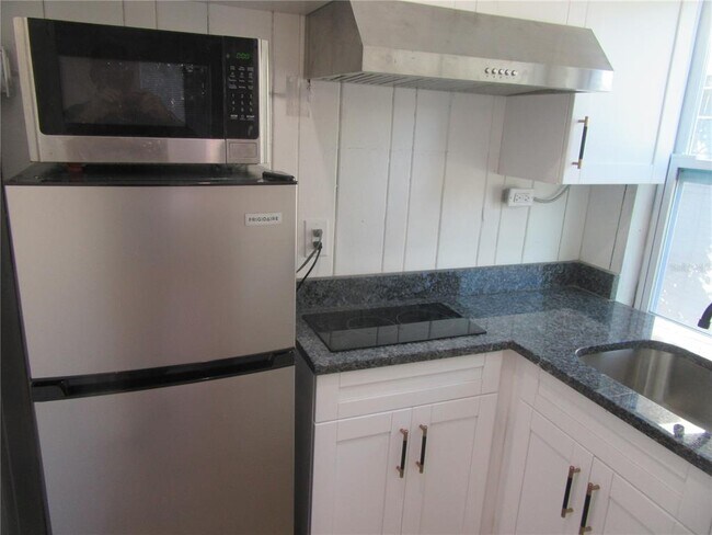 Building Photo - 524 3rd St N