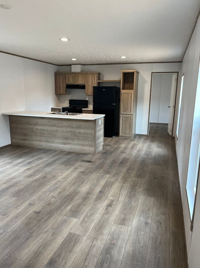 Building Photo - New! Move In Ready & Close to Downtown Aynor!
