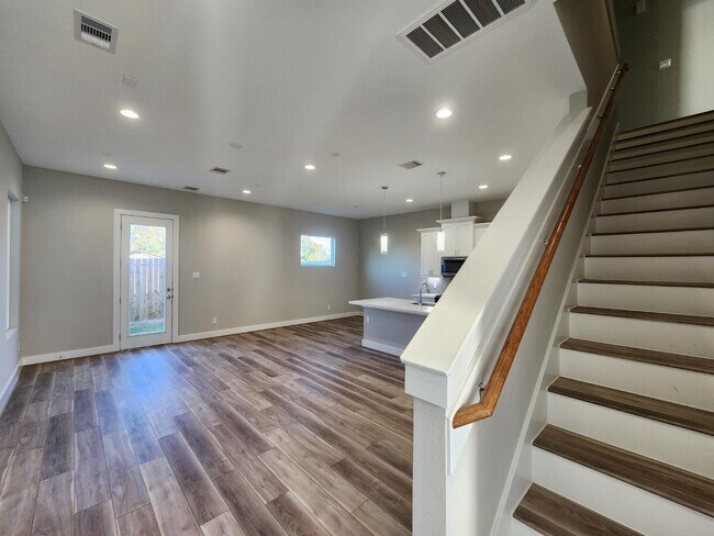 Building Photo - 3206 Bostic St