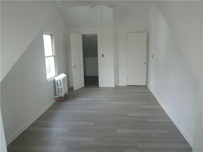 Building Photo - 222 Manhattan Terrace