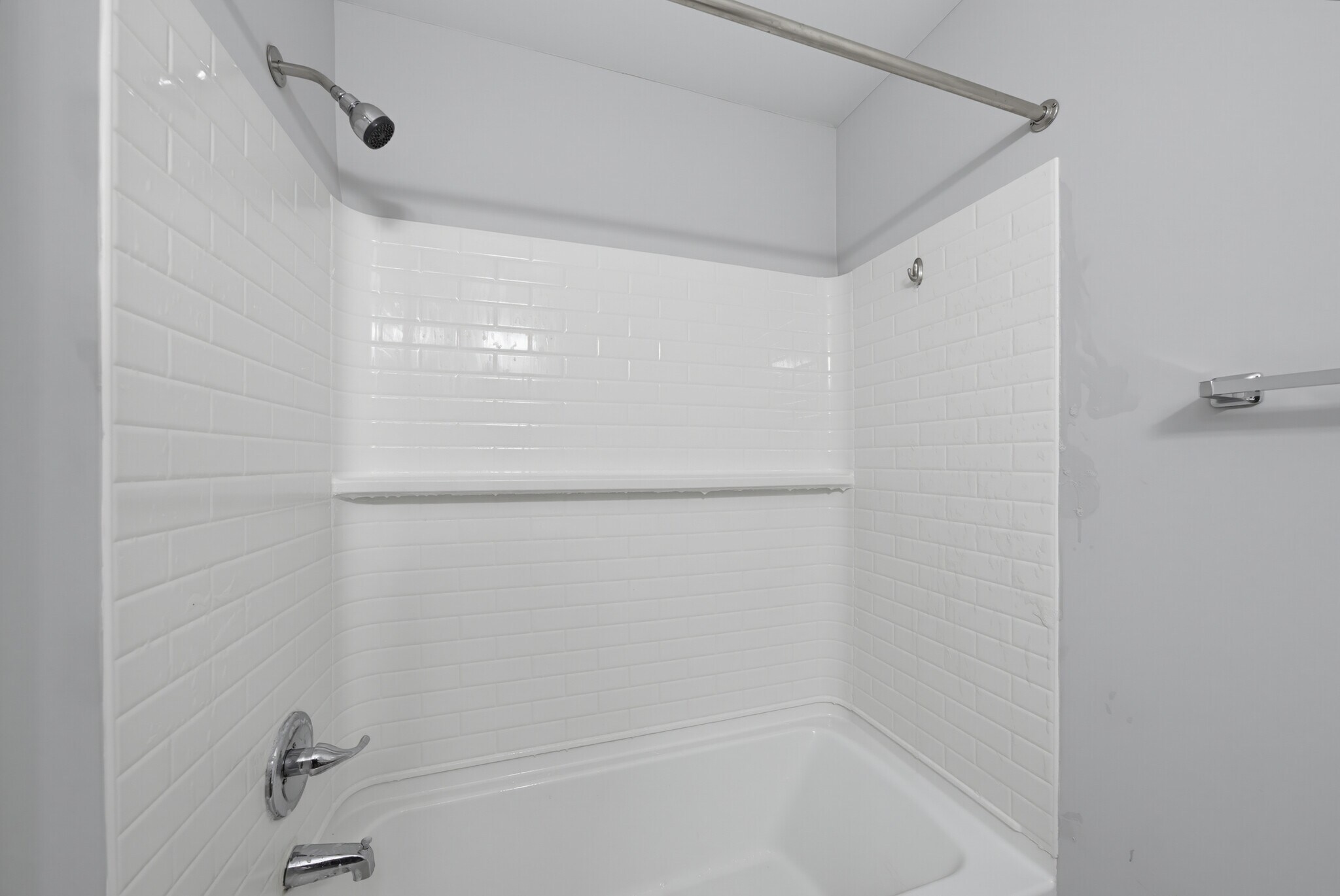 Second Full Bathroom - 2030 Quaker Landing
