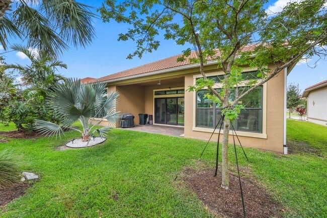 Building Photo - 9368 Cantal Cir E