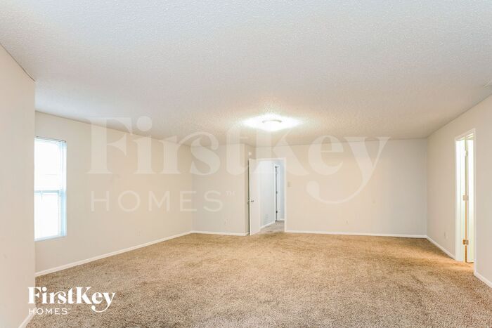Building Photo - 2880 Ludwig Dr
