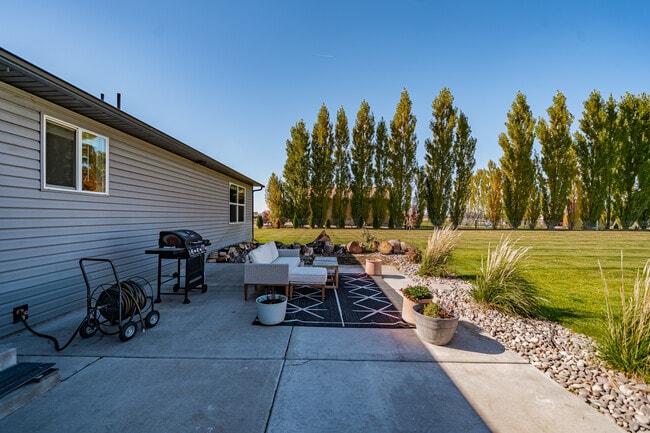 Building Photo - 416 W 260 N