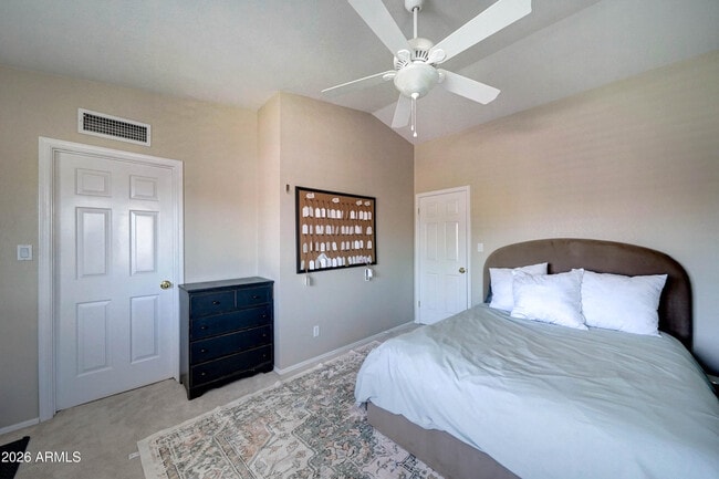Building Photo - 2511 E Shaw Butte Dr