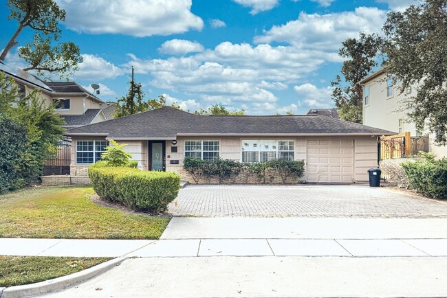 Building Photo - 4525 Maple St