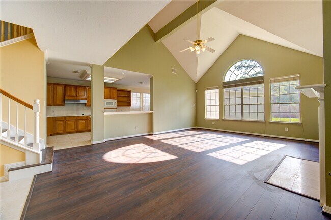 Building Photo - 1807 Garden Terrace Dr