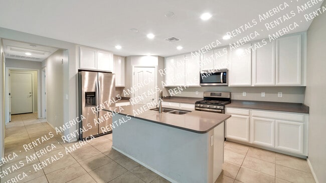 Building Photo - 4910 S River Run Dr