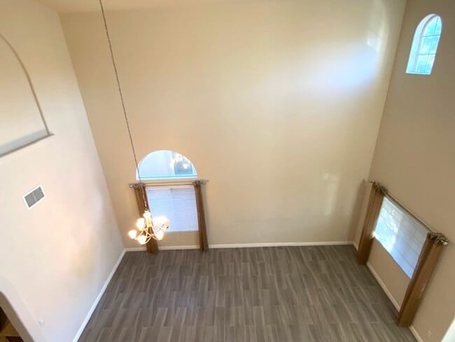 Building Photo - Available on July 31, 2025 For Viewing. Su...