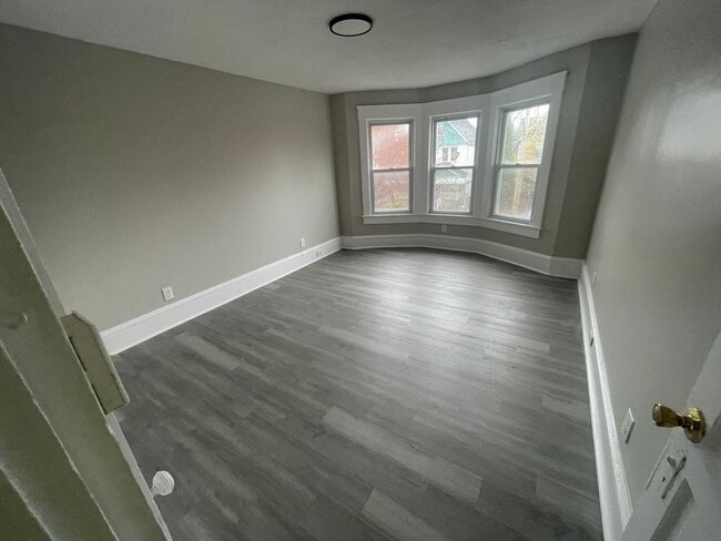 Building Photo - Section 8 Accepted!