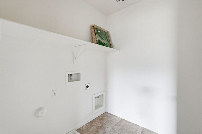 Building Photo - Higley Park Home