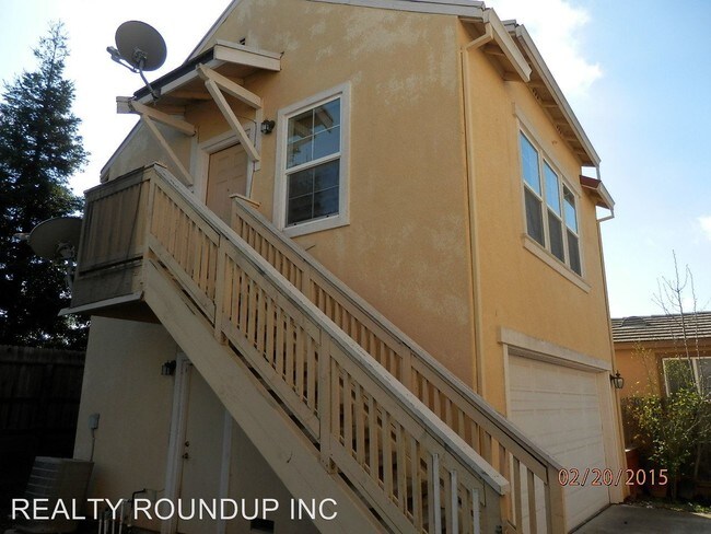 Building Photo - 4 br, 2.5 bath House - 9636 Glacier Creek Way