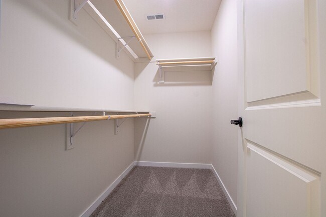 Building Photo - 7118 N 79th Ct