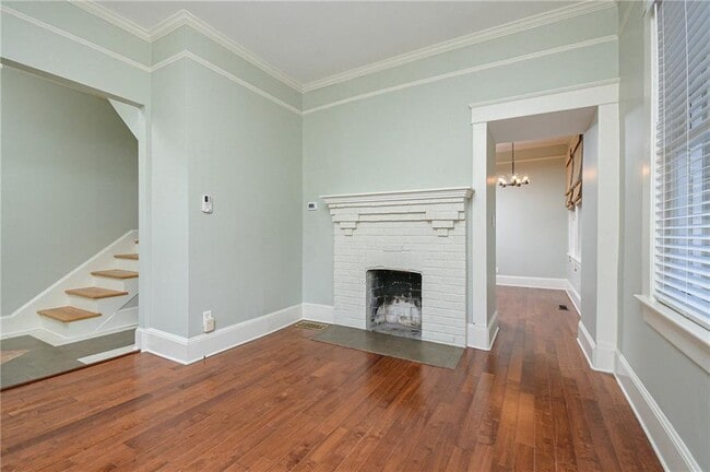 Building Photo - 327 4th St NE