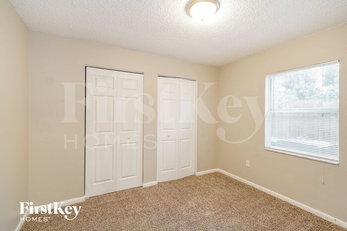 Building Photo - 812 W Sligh Ave