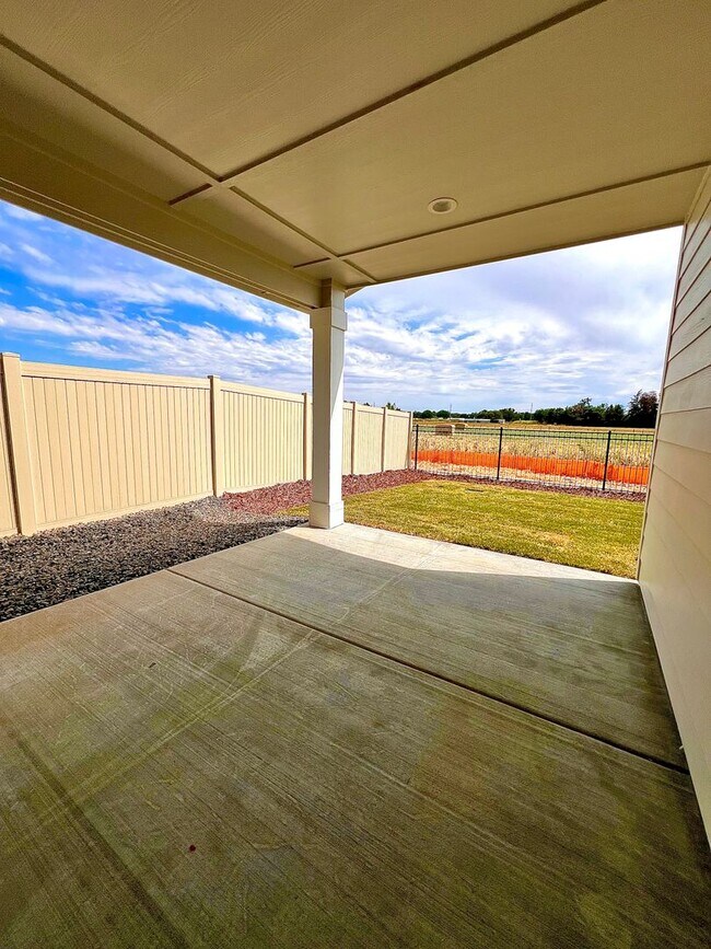 Building Photo - BRAND NEW HOME! 4 Bed/2.5 Bath plus Office and Flex Space Upstairs