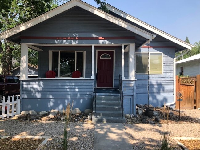 Building Photo - 518 S 10th Ave