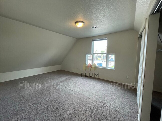 Building Photo - 4783 Calistoga Ln