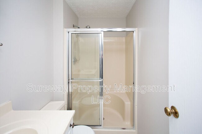 Building Photo - 57 Lady Diana Cir