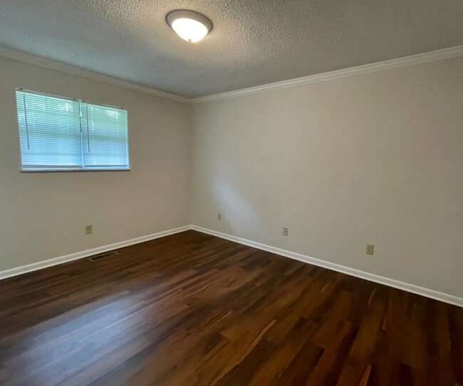 Building Photo - Large 2 bedroom/2 bath in Karna