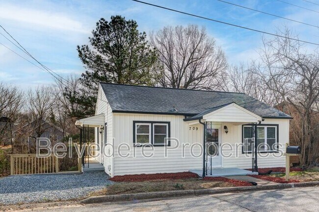 Building Photo - 709 Langford Ave