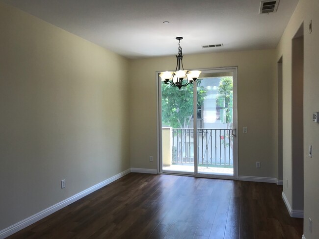 Building Photo - GORGEOUS 1 BEDROOM CONDO IN THE ARTISAN CO...