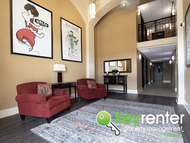 Building Photo - Luxury 2-Bed Condo in Tacoma, No Neighbors...