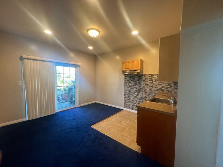 Building Photo - 13606 Shoup Ave