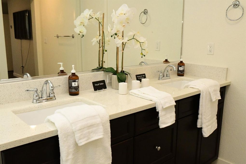 Building Photo - 2580 N McArthur Ave