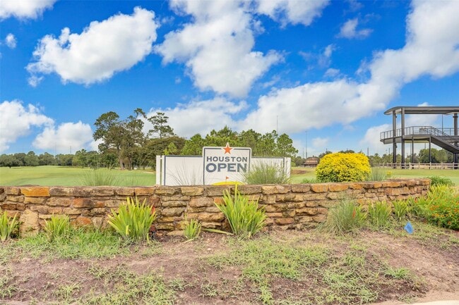 Building Photo - 902 Roy St