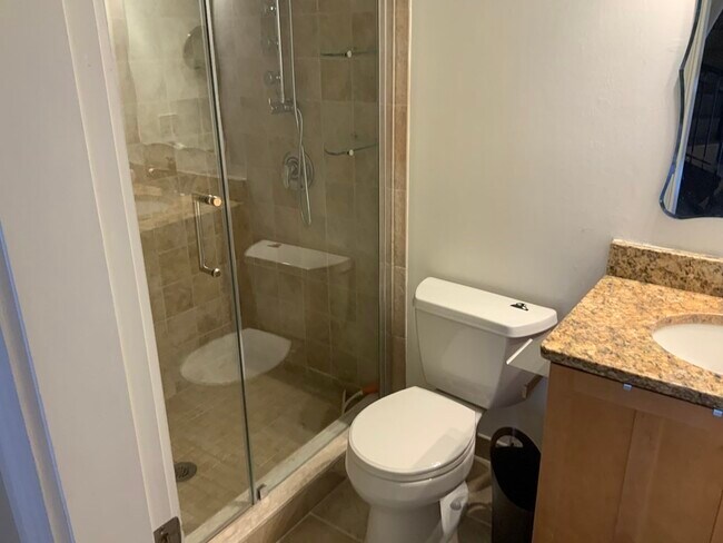 Building Photo - 45 W Broadway