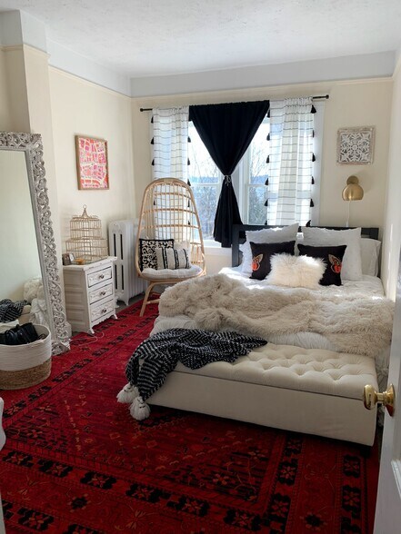 Building Photo - 10 S Eckar St