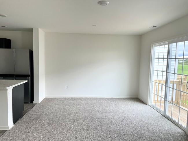 Building Photo - 3820 Bissel Dr